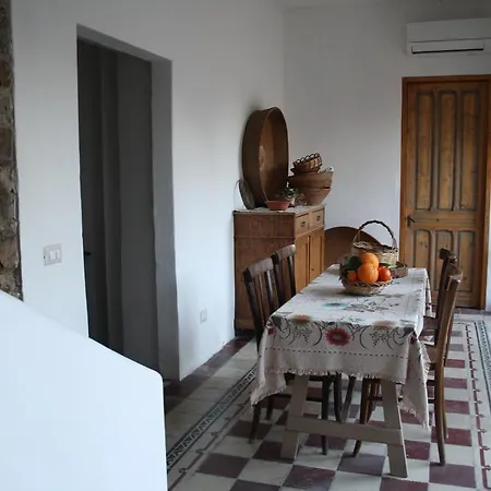 Casa Nonna Vida Bed and breakfast Villaputzu